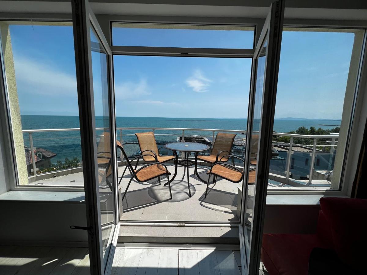 Modern Beachfront Apartment With Pool Ravda Exteriör bild