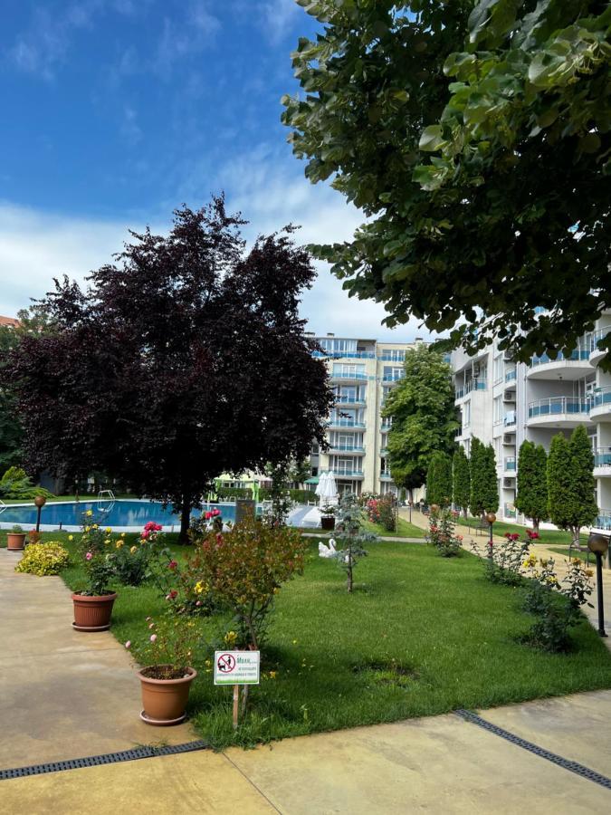 Modern Beachfront Apartment With Pool Ravda Exteriör bild