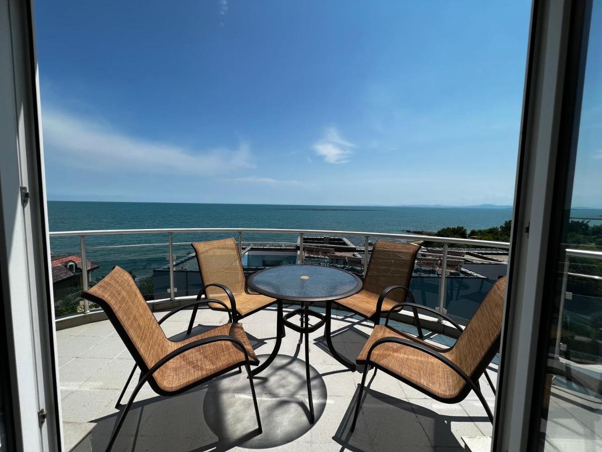 Modern Beachfront Apartment With Pool Ravda Exteriör bild