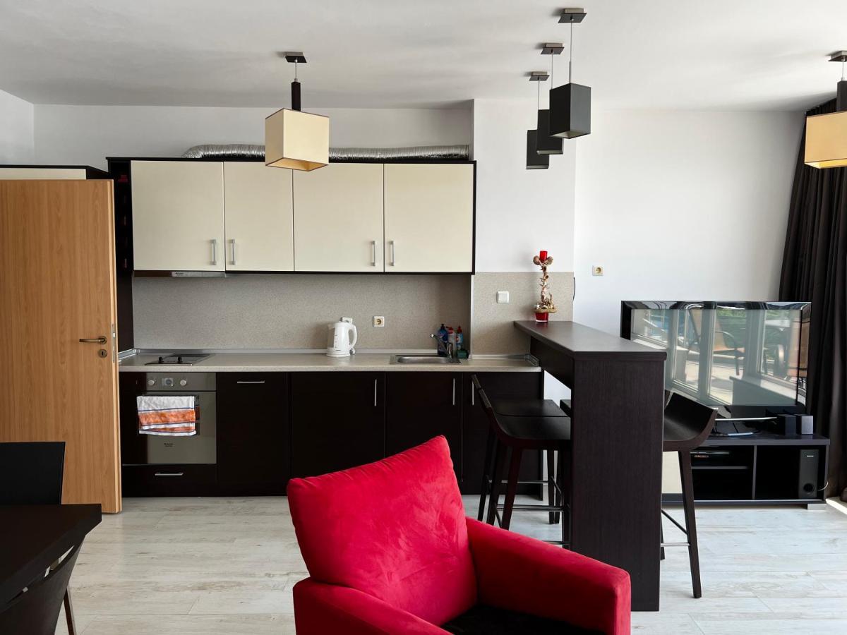 Modern Beachfront Apartment With Pool Ravda Exteriör bild